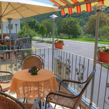 Hotel Moselterrasse Эдигер-Эллер Экстерьер фото