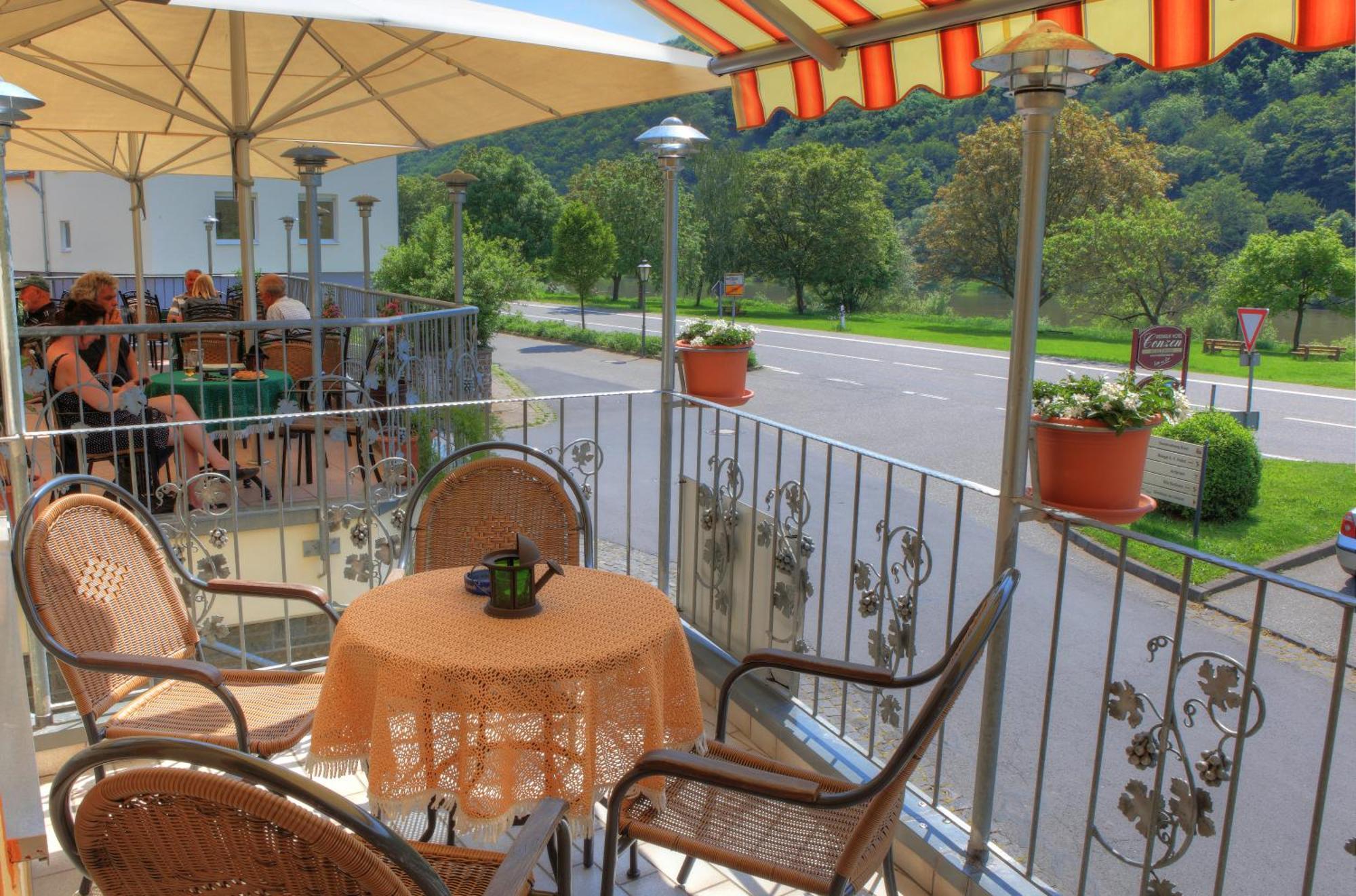 Hotel Moselterrasse Эдигер-Эллер Экстерьер фото